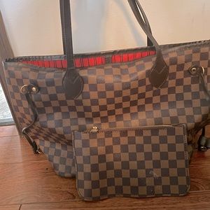 Yuxiang Piju purse and clutch.